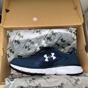 Under Armour- sneakers